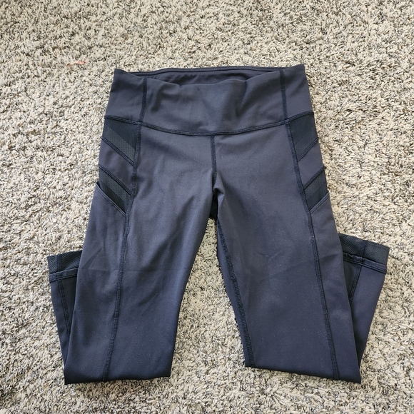 lululemon athletica Pants - Lululemon Illumina Crop Leggings